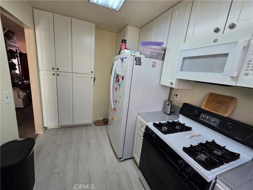 1726 S Mountain Avenue C, Ontario, California 91762 home-pic-6