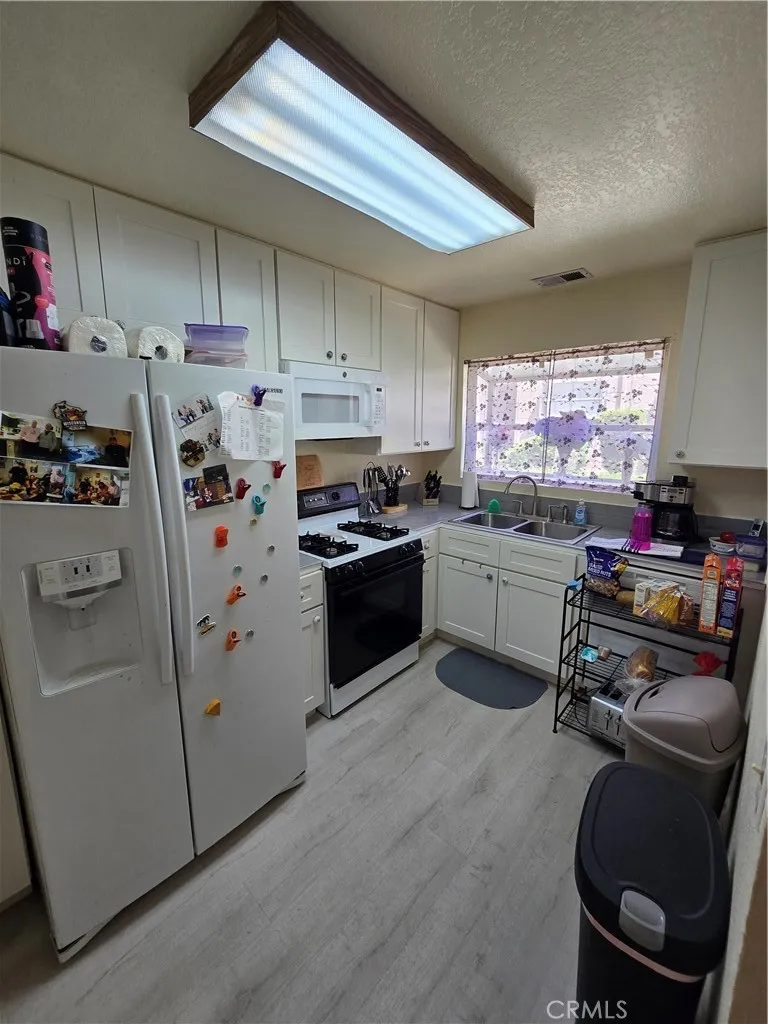 1726 S Mountain Avenue C, Ontario, California 91762 home-pic-5