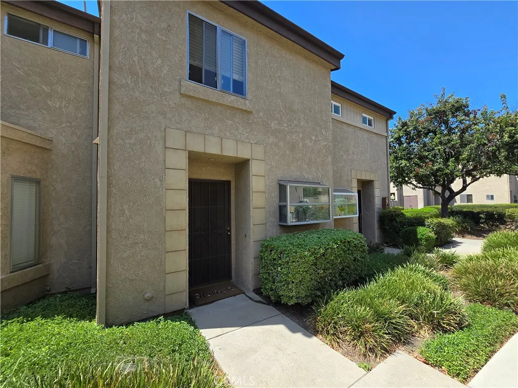 1726 S Mountain Avenue C, Ontario, California 91762 home-pic-0
