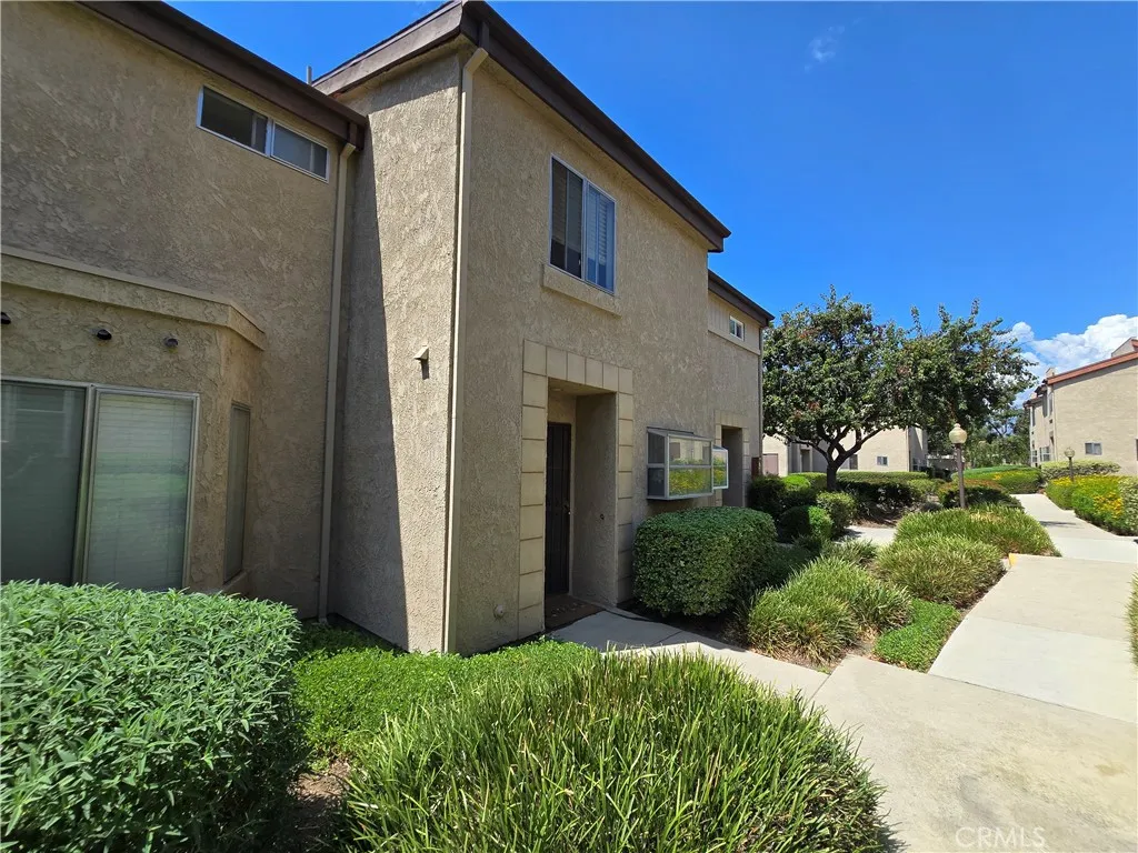 1726 S Mountain Avenue C, Ontario, California 91762 home-pic-3