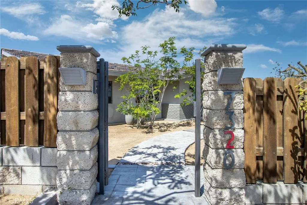 7320 Sherwood Road, Joshua Tree, California 92252 home-pic-5