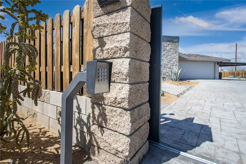 7320 Sherwood Road, Joshua Tree, California 92252 home-pic-32