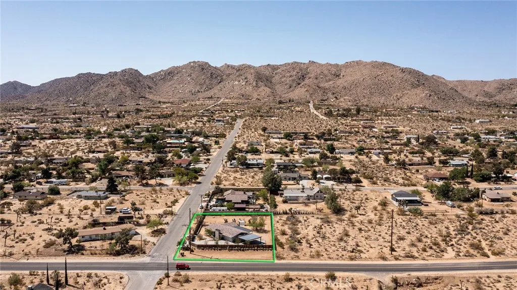 7320 Sherwood Road, Joshua Tree, California 92252 home-pic-2