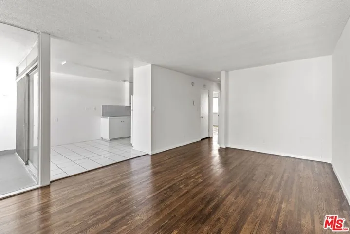 1233 Barry Avenue 201, Los Angeles, California 90025