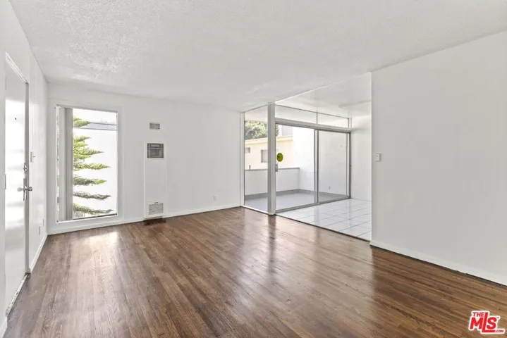 1233 Barry Avenue 201, Los Angeles, California 90025