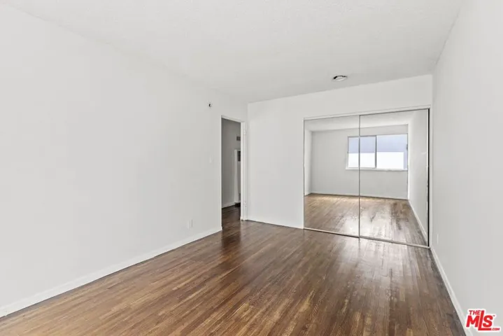 1233 Barry Avenue 201, Los Angeles, California 90025