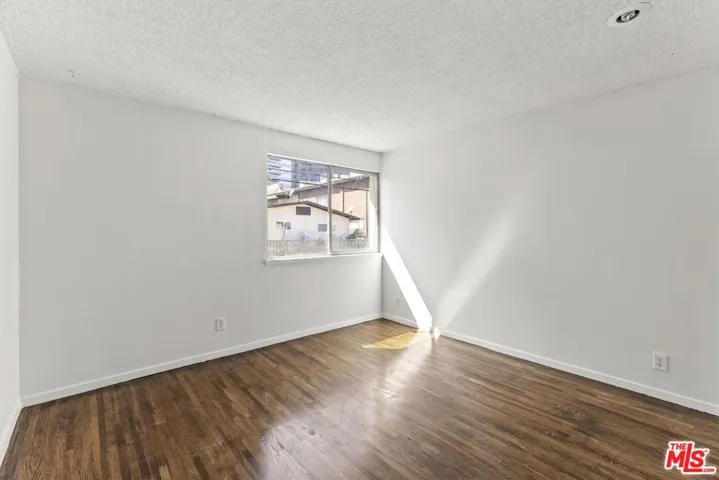 1233 Barry Avenue 201, Los Angeles, California 90025