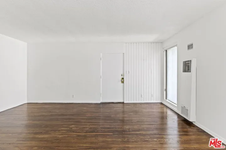 1233 Barry Avenue 201, Los Angeles, California 90025