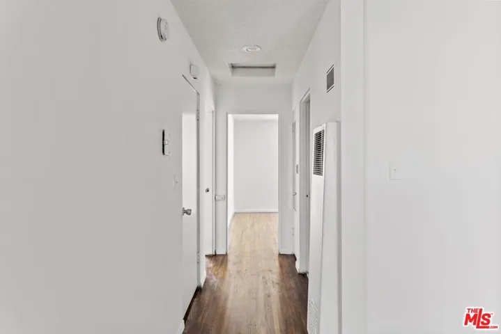 1233 Barry Avenue 201, Los Angeles, California 90025
