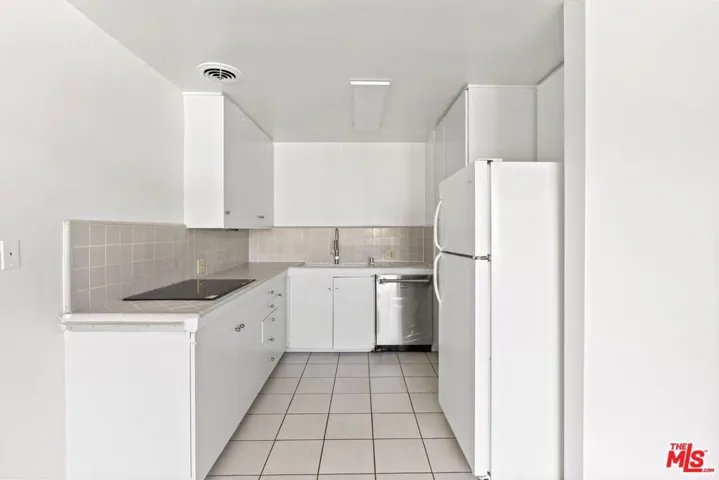 1233 Barry Avenue 201, Los Angeles, California 90025