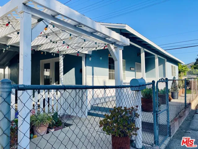 10704 Oro Vista Avenue, Sunland, California 91040