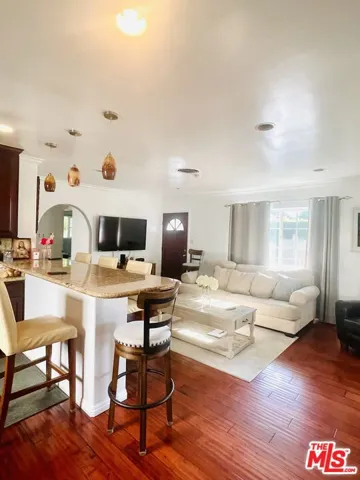 10704 Oro Vista Avenue, Sunland, California 91040