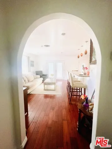 10704 Oro Vista Avenue, Sunland, California 91040