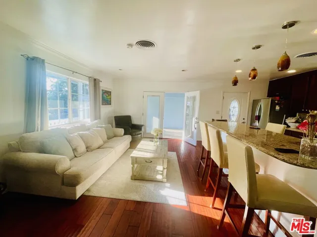 10704 Oro Vista Avenue, Sunland, California 91040