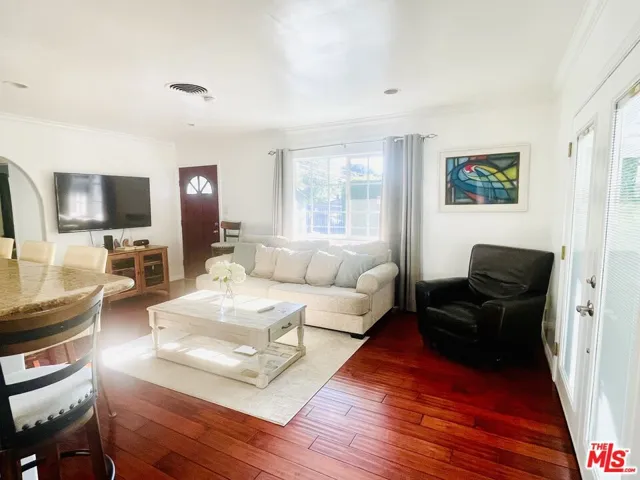 10704 Oro Vista Avenue, Sunland, California 91040