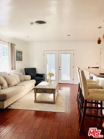 10704 Oro Vista Avenue, Sunland, California 91040