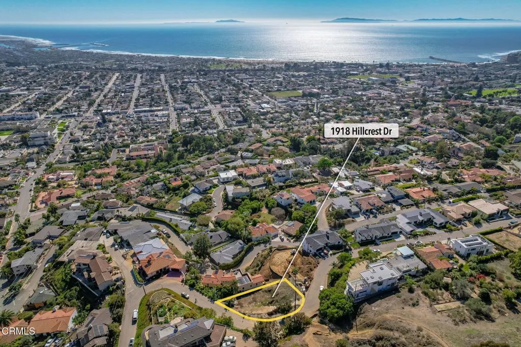 01 - 1918 Hillcrest Dr (aerial)
