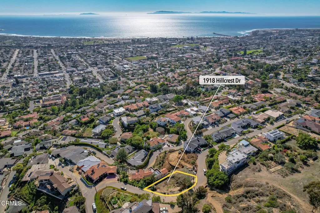 02 - 1918 Hillcrest Dr (aerial)