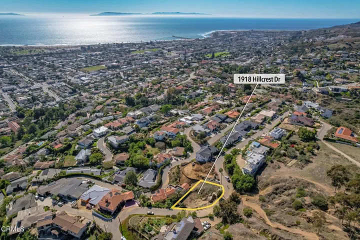03 - 1918 Hillcrest Dr (aerial)
