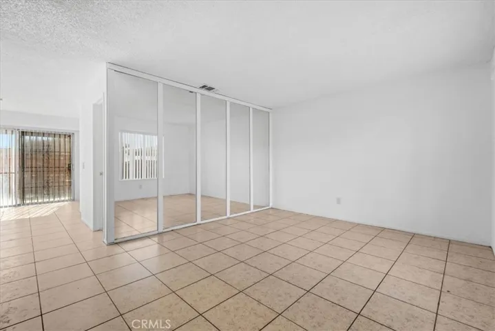7941 Midhurst Drive, Highland, California 92346