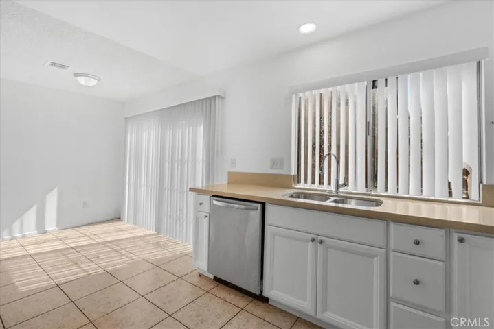 7941 Midhurst Drive, Highland, California 92346