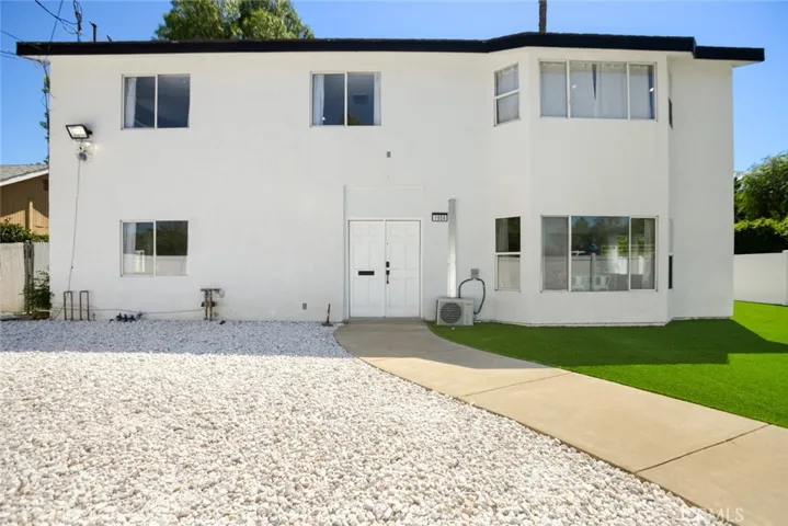 7904 Tampa Avenue, Reseda, California 91335