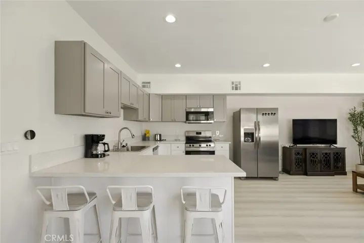 7904 Tampa Avenue, Reseda, California 91335