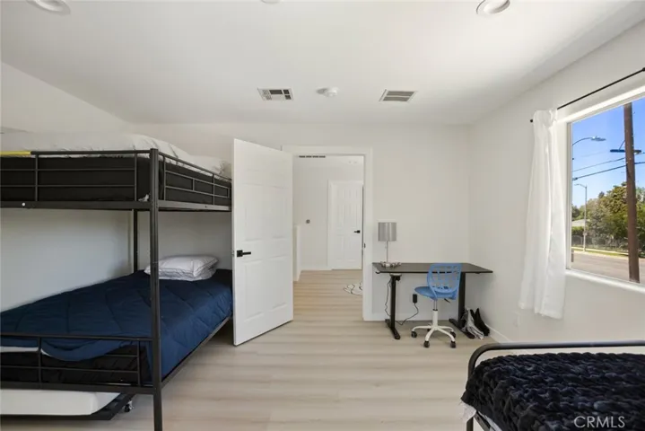 7904 Tampa Avenue, Reseda, California 91335