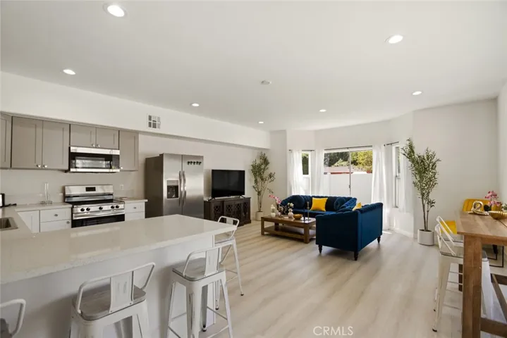 7904 Tampa Avenue, Reseda, California 91335