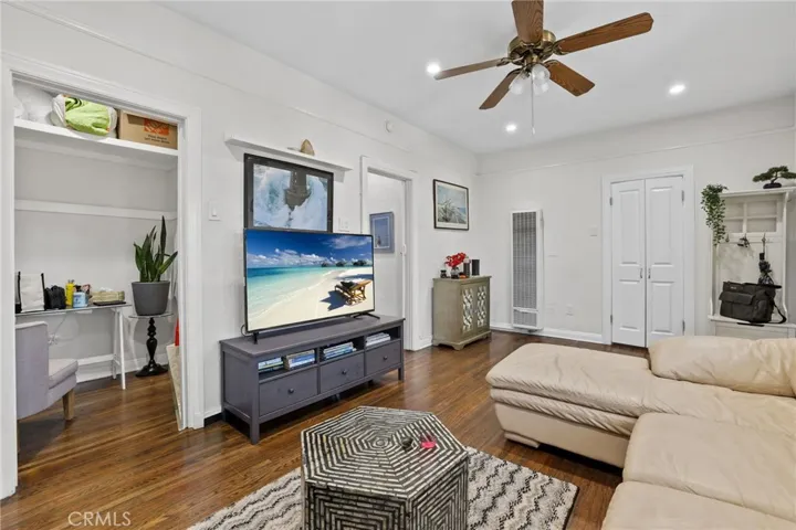 932 Coronado Avenue, Long Beach, California 90804