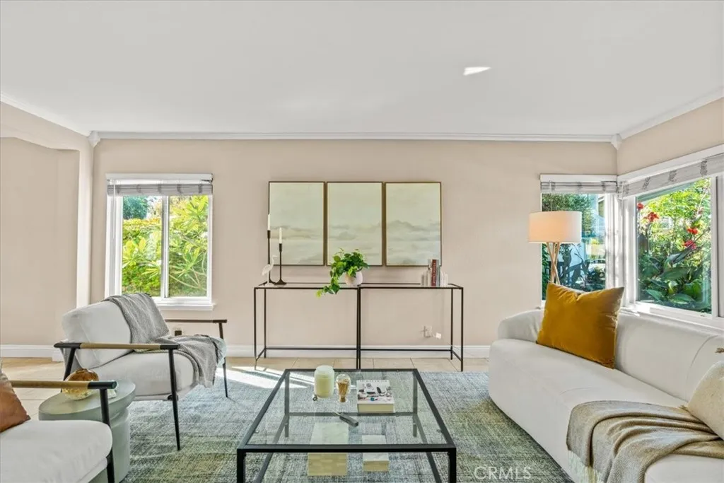 3 Christamon W, Irvine, California 92620 home-pic-8