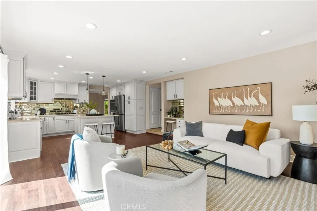 3 Christamon W, Irvine, California 92620 home-pic-5