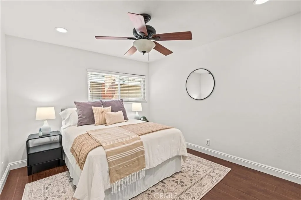 3 Christamon W, Irvine, California 92620 home-pic-22