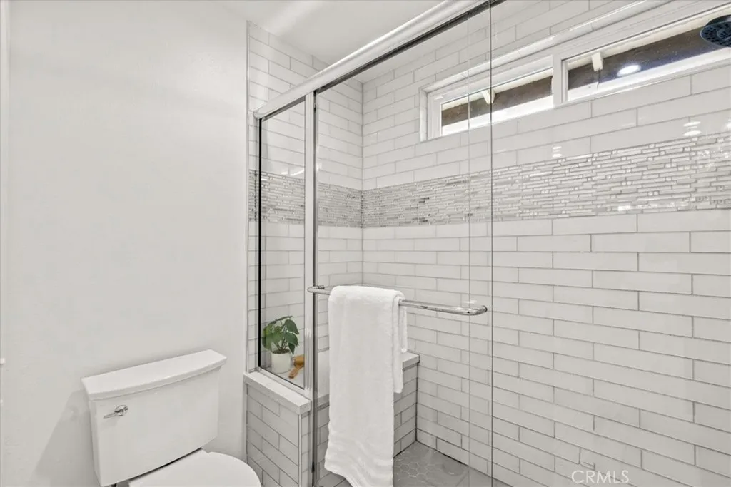 3 Christamon W, Irvine, California 92620 home-pic-19