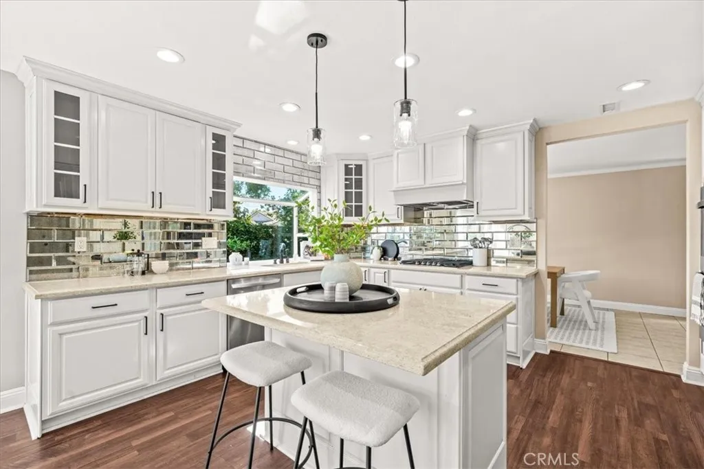 3 Christamon W, Irvine, California 92620 home-pic-2