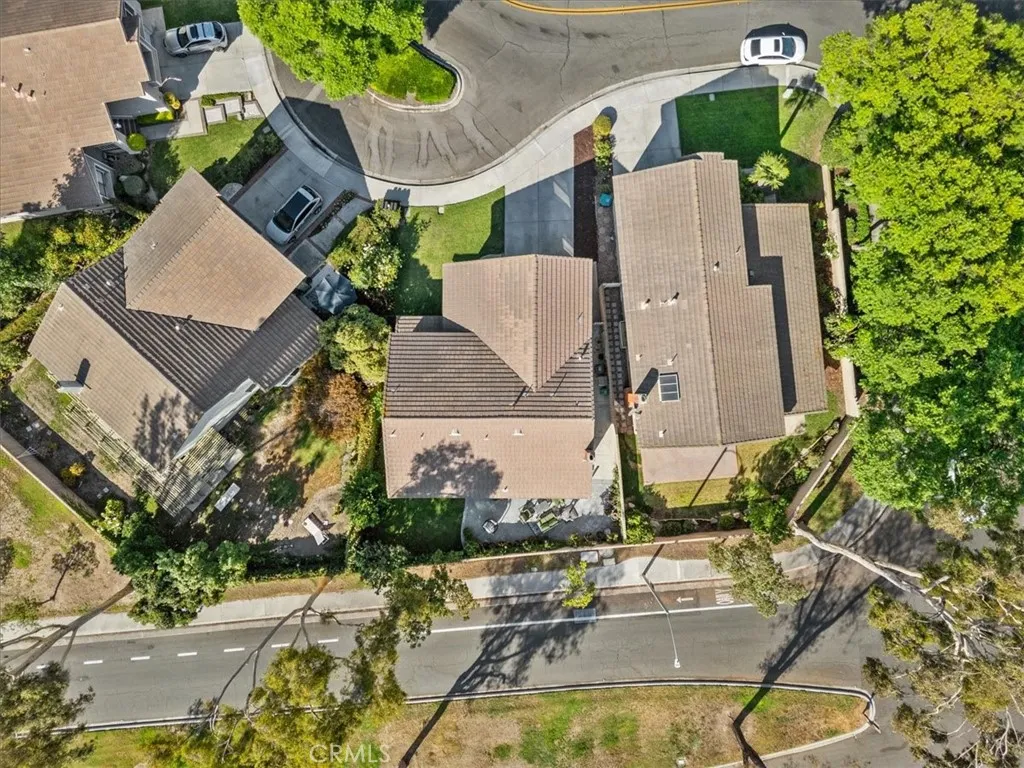 3 Christamon W, Irvine, California 92620 home-pic-37