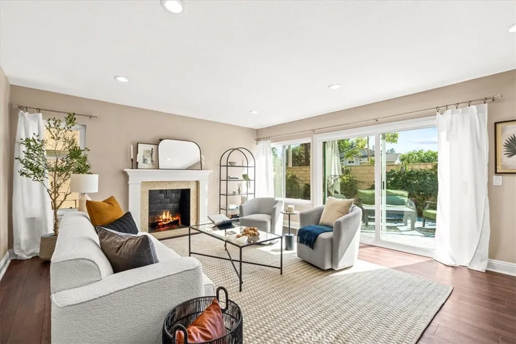 3 Christamon W, Irvine, California 92620 home-pic-4