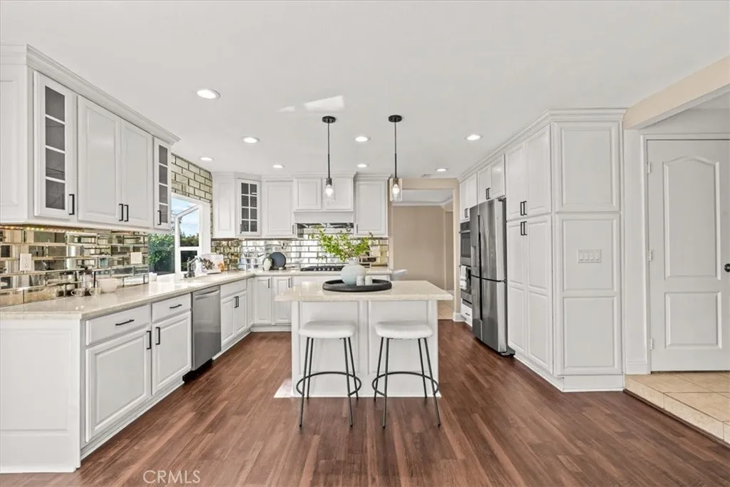 3 Christamon W, Irvine, California 92620 home-pic-3