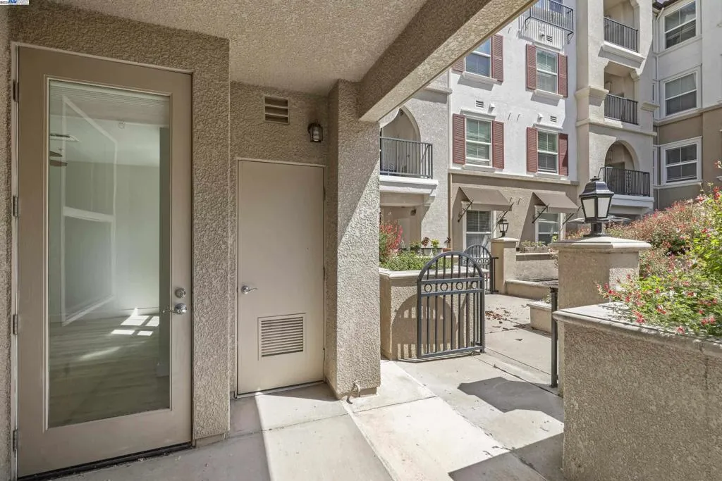 3290 Maguire Way 101, Dublin, California 94568 home-pic-9