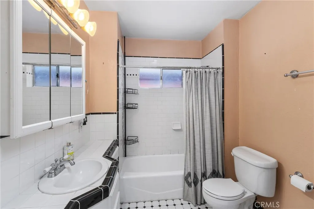 2860 Chestnut Avenue, Long Beach, California 90806 home-pic-12