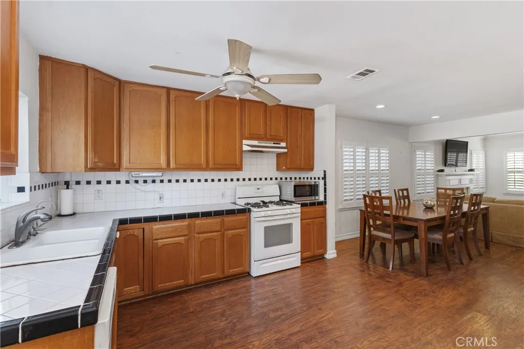 2860 Chestnut Avenue, Long Beach, California 90806 home-pic-17