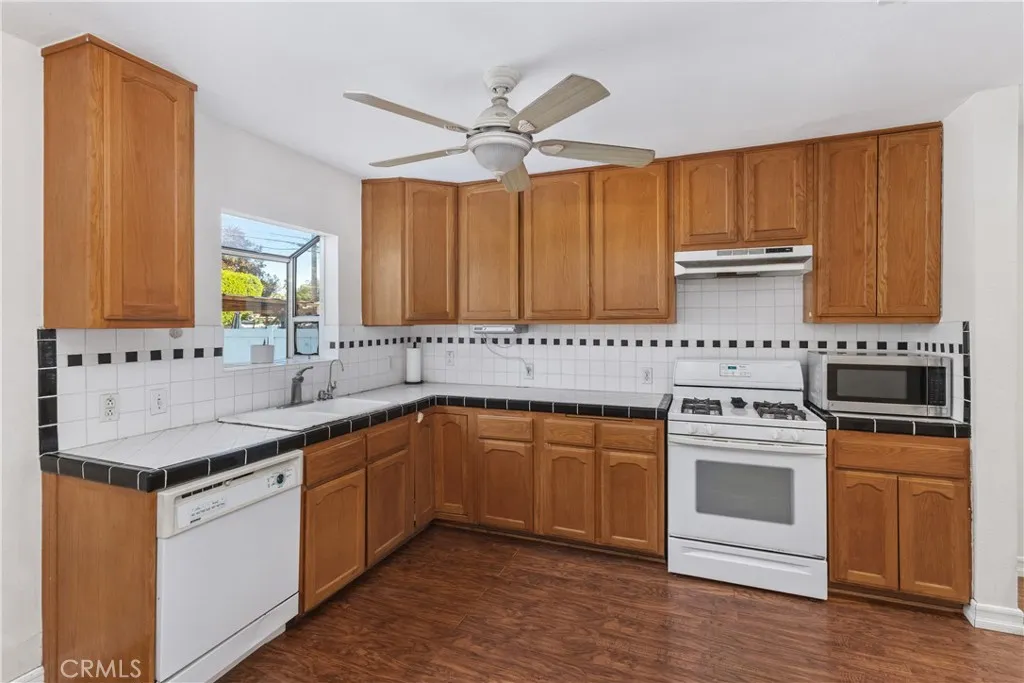 2860 Chestnut Avenue, Long Beach, California 90806 home-pic-16