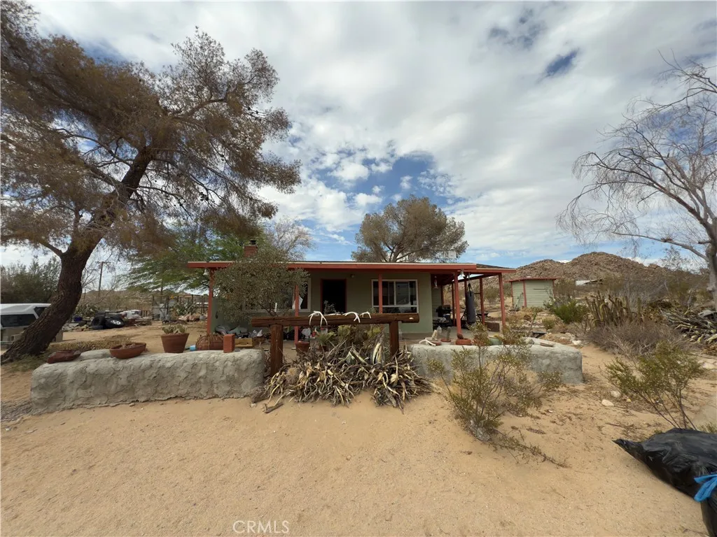 63576 Single Tree Road, Joshua Tree, California 92252 home-pic-0