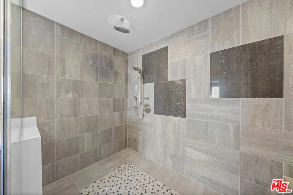 3785 Wilshire Boulevard 1709, Los Angeles, California 90010 home-pic-8