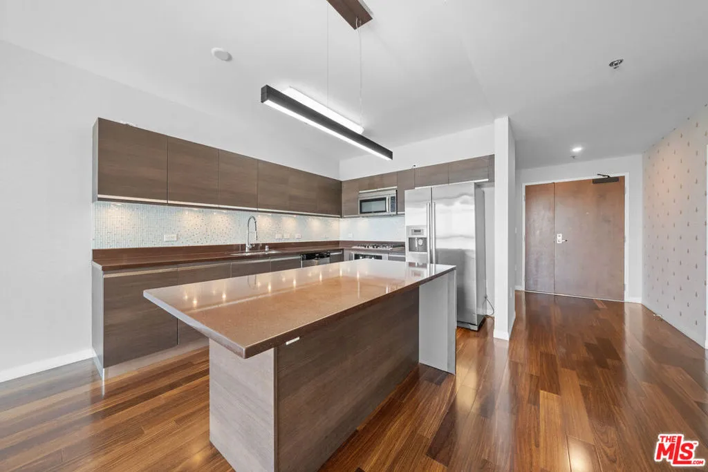 3785 Wilshire Boulevard 1709, Los Angeles, California 90010 home-pic-31