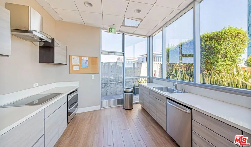 3785 Wilshire Boulevard 1709, Los Angeles, California 90010 home-pic-35