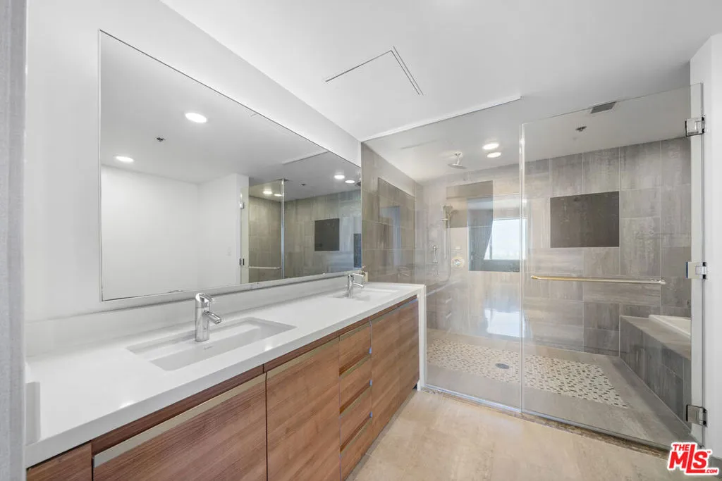 3785 Wilshire Boulevard 1709, Los Angeles, California 90010 home-pic-12