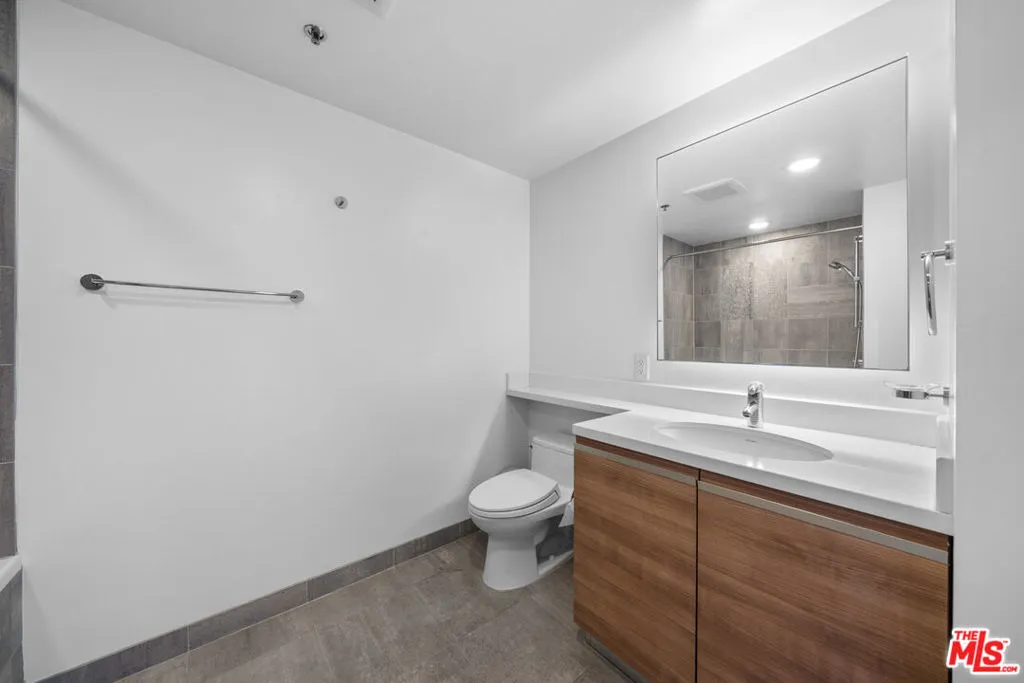 3785 Wilshire Boulevard 1709, Los Angeles, California 90010 home-pic-18