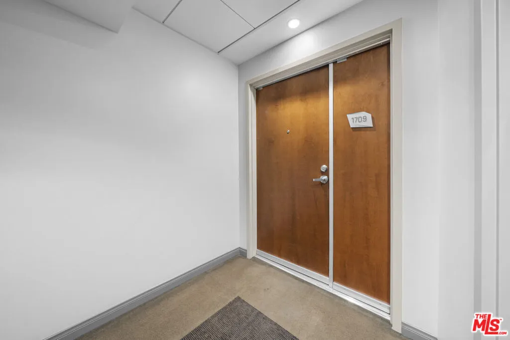 3785 Wilshire Boulevard 1709, Los Angeles, California 90010 home-pic-6