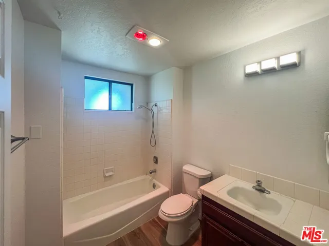 1304 W Avenue J4, Lancaster, California 93534